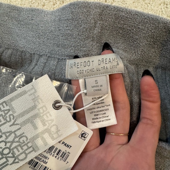 Barefoot Dreams Cozy Gray Wave Pants - Picture 3 of 4